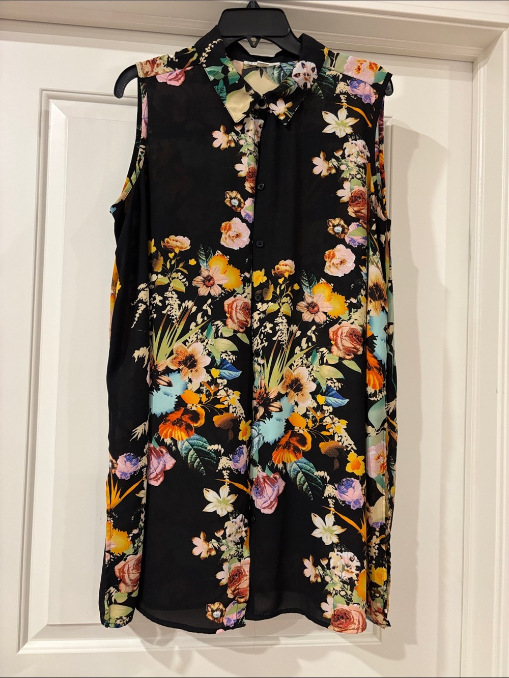 Spense Sleeveless Black Floral Collared Tunic